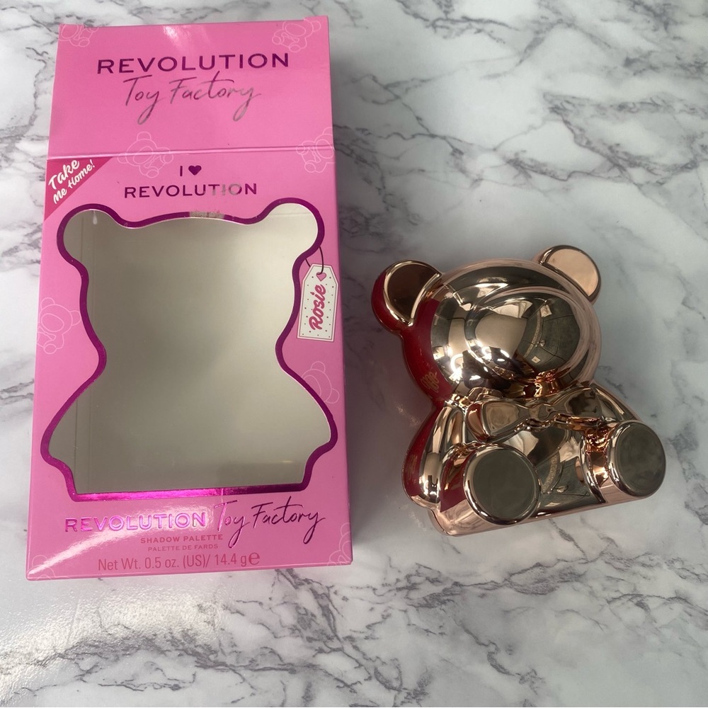 I Heart Revolution Teddy Bear Eyeshadow Palette Rosie - Picture 13 of 16